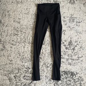 Worn once lululemon legging in the color black